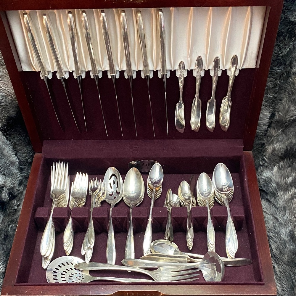 NOBILITY REVERIE 72 Pc SILVER SERVICE SET beautiful set. 
VINTAGE